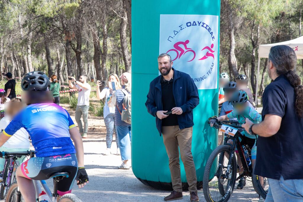 Με επιτυχία έγινε ο ποδηλατικός αγώνας για παιδιά στο άλσος Πετρούπολης