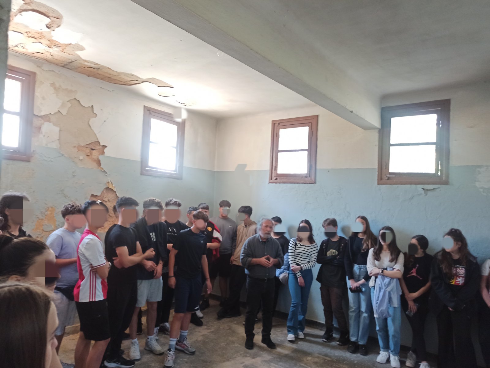 Δήμος Χαϊδαρίου - Επίσκεψη μαθητών του 6ου Γυμνασίου στο Μπλοκ 15