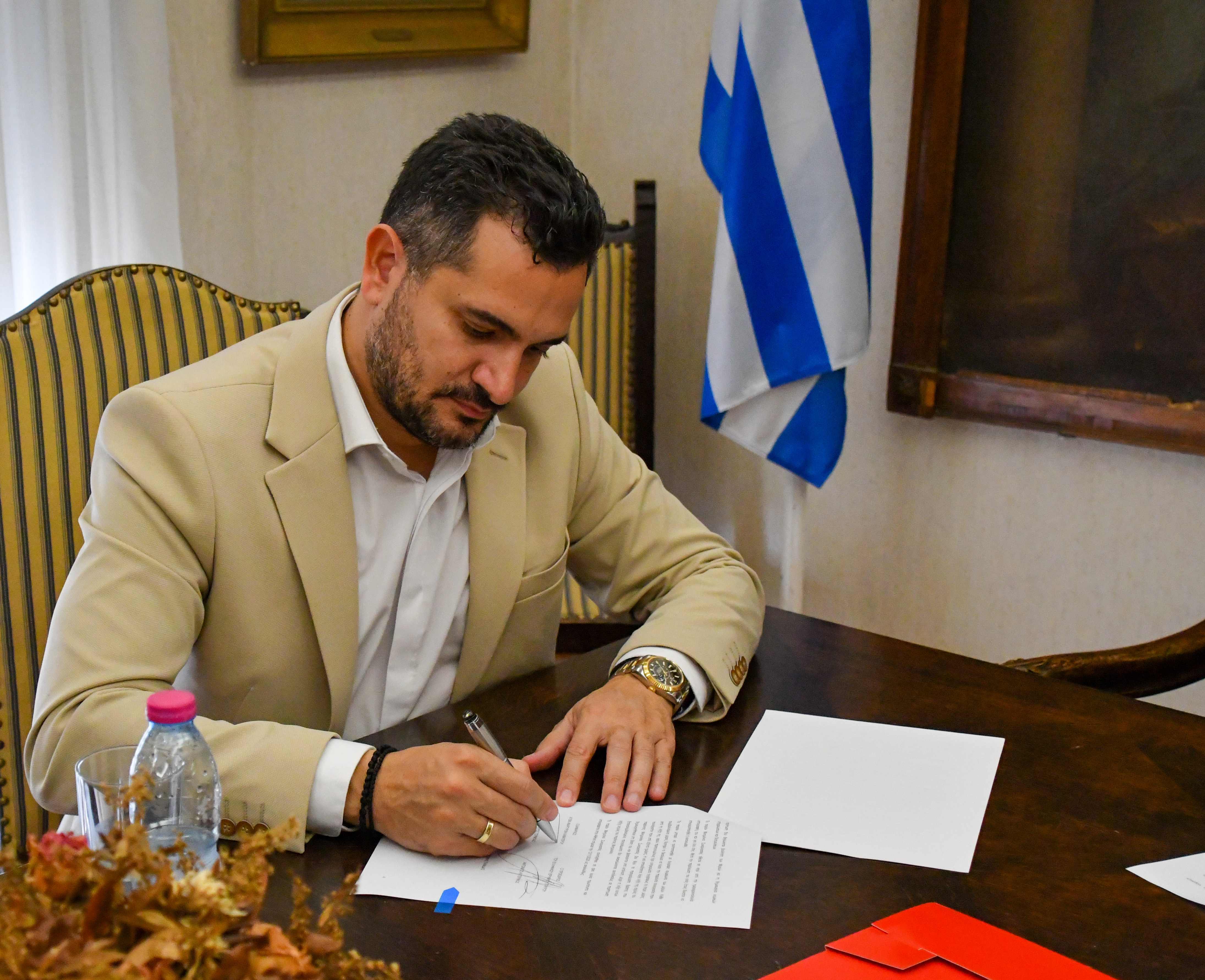  Μνημόνιο συνεργασίας Δήμου Αγίων Αναργύρων – Καματερού με τον Ελληνικό Ερυθρό Σταυρό