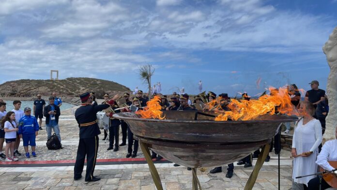  Η Φιλαρμονική Πετρούπολης στην τελετή αφής της Ολυμπιακής Φλόγας στη Νάξο 