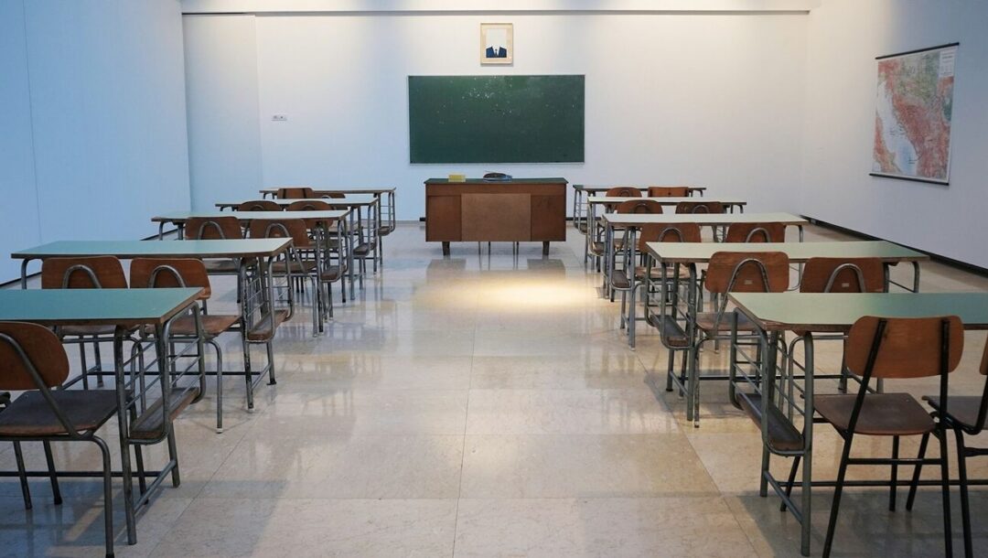 ΚΑΜΙΑ ΣΥΓΧΩΝΕΥΣΗ ΤΜΗΜΑΤΩΝ   ΠΑΛΕΥΟΥΜΕ ΓΙΑ ΤΟ ΔΙΚΑΙΩΜΑ ΤΩΝ ΠΑΙΔΙΩΝ ΜΑΣ ΣΤΗ ΜΟΡΦΩΣΗ