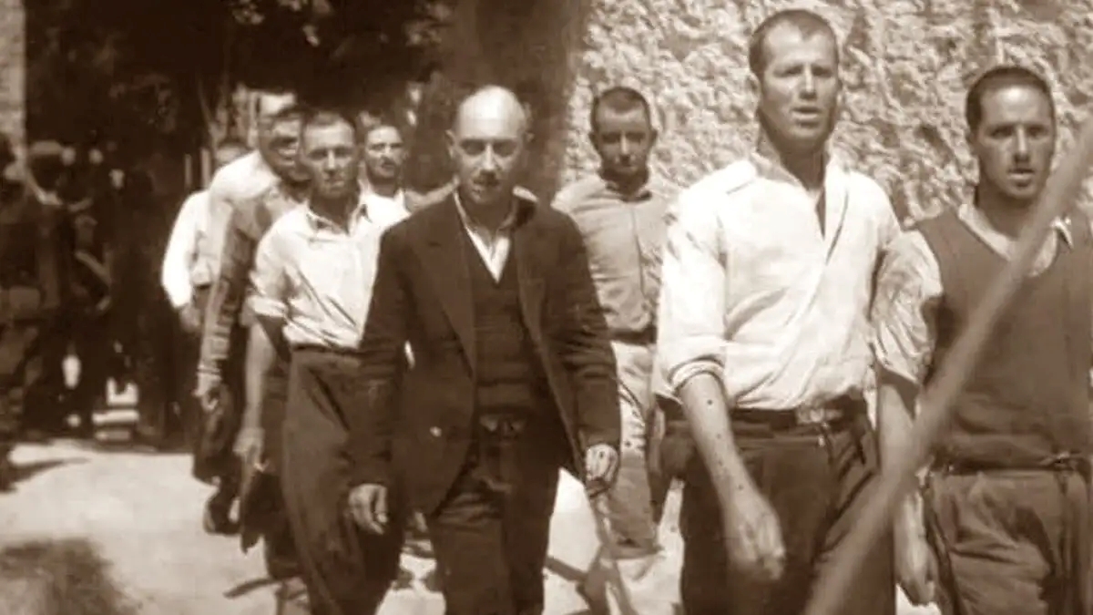 Ν. Κακλαμάνης: «Να σταματήσει η εμπορευματοποίηση της μνήμης» για τις φωτογραφίες της Καισαριανής, φωτογραφίες, ιστορία 1944