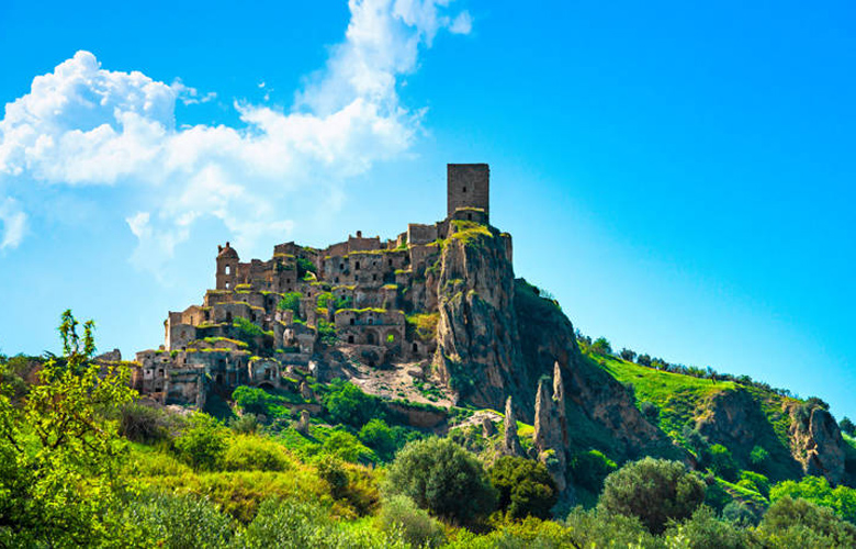  Ιταλία, Craco, πόλη φάντασμα 