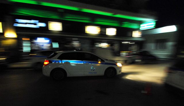 Άγνωστοι επιτέθηκαν σε τρία οχήματα στο Περιστέρι