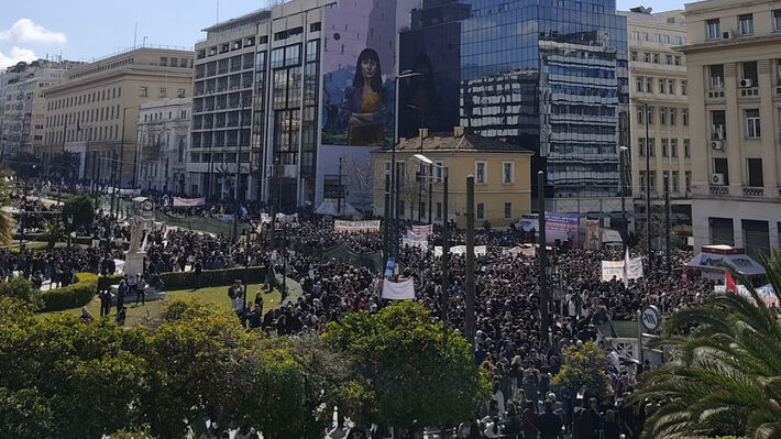 Έρευνα της Public Issue: Ρεκόρ 12ετίας οι κινητοποιήσεις για τα Τέμπη