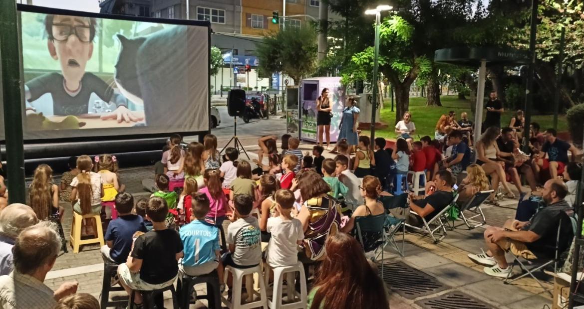 Με μεγάλη επιτυχία συνεχίζεται ο Θερινός Παιδικός Σινεμά 2025 στις πλατείες του Δήμου Περιστερίου, εκδηλώσεις, πολιτιστικά, Περιστέρι 