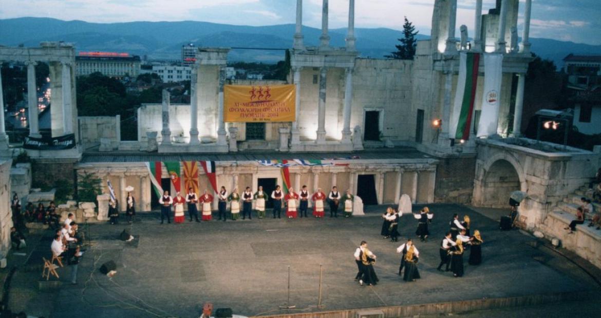 Τμήμα Παραδοσιακών Χορών Δήμου Πετρούπολης: Μισός αιώνας πολιτιστικής και λαογραφικής προσφοράς! 