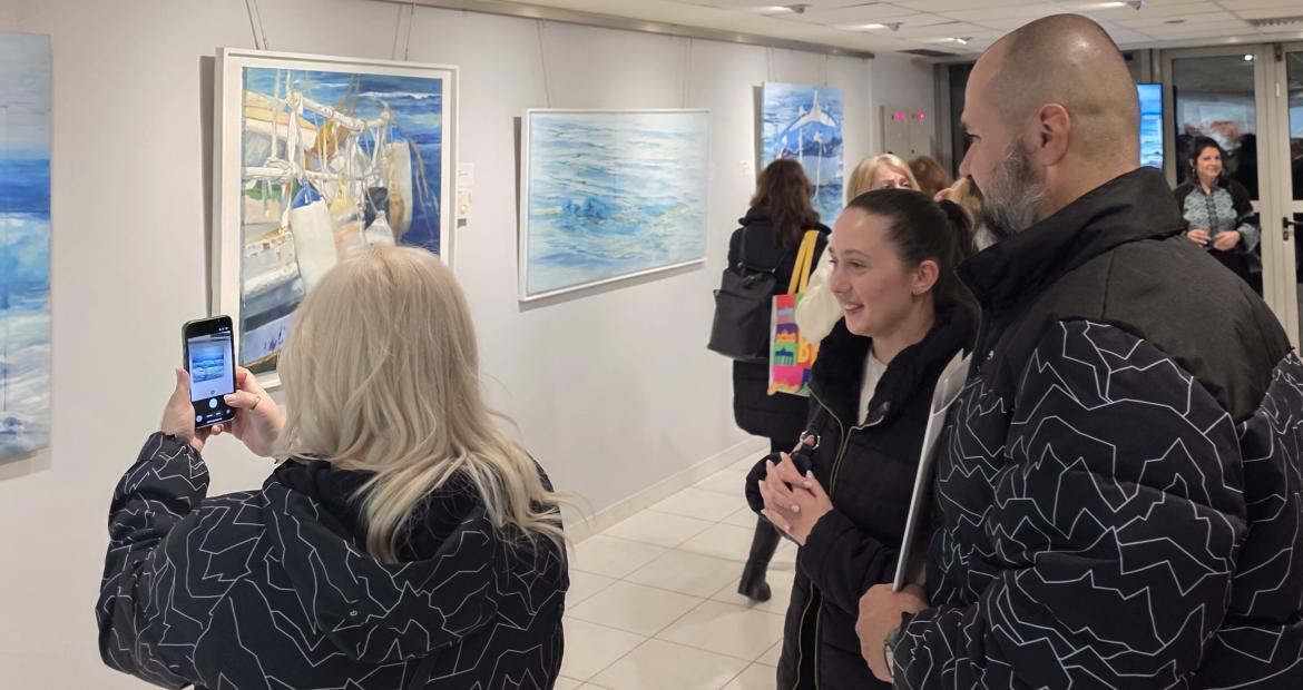 Παράταση της έκθεσης ζωγραφικής της Gilda Frumkin στον Δήμο Περιστερίου