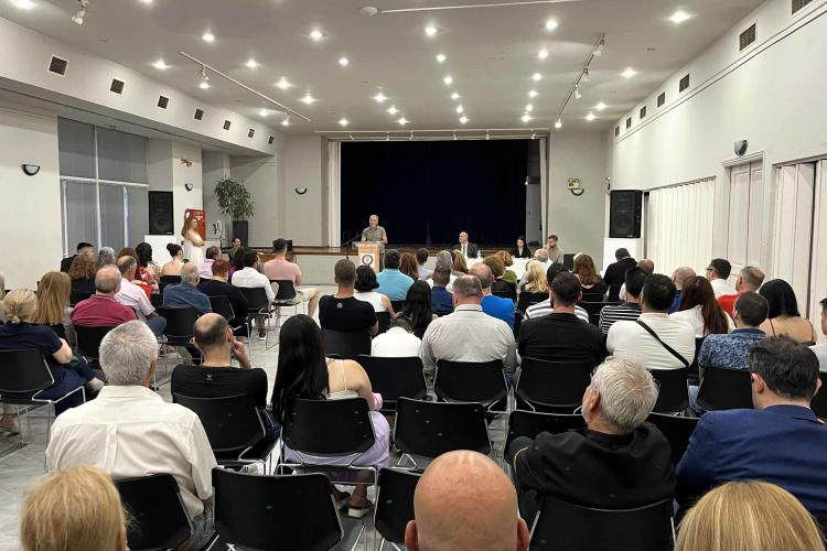 Με επιτυχία πραγματοποιήθηκε η παρουσίαση του βιβλίου «Η ηγεσία θέλει… Παπούτσια» στον Δήμο Αιγάλεω