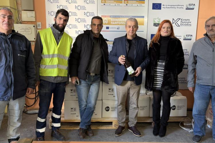 Ο καρπός της πόλης γίνεται πράξη αλληλεγγύης!  530 λίτρα ελαιολάδου δωρεάν από τον Δήμο Περιστερίου