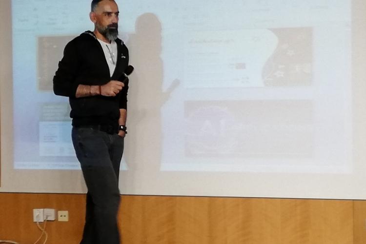 Διάλεξη με θέμα «Η Τεχνητή Νοημοσύνη στην Ιατρική Ακριβείας»  στο Δ.Ε.Α.Π. Περιστερίου