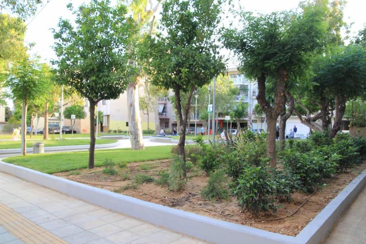 Παρουσία εκατοντάδων κατοίκων της γειτονιάς τα εγκαίνια της νέας Πλατείας Καρυάτιδος