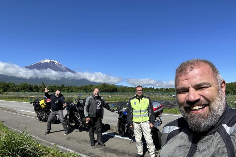 Από το Περιστέρι στην Ιαπωνία επάνω σε δύο ρόδες, Γιάννης Νύκταρης, BMW Riders Club