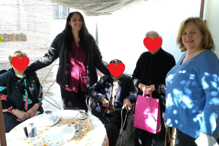 Φως και Αγάπη σε Κάθε Σπίτι: Πασχαλινές δράσεις στήριξης από τις Κοινωνικές Δομές του Δήμου Αιγάλεω