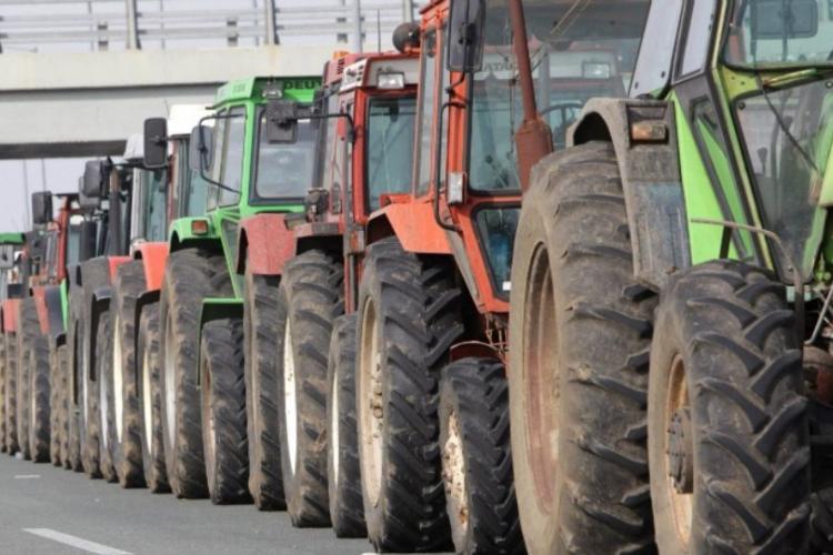 Οι αγρότες ξεκινούν αγώνα με αποκλεισμούς της Εθνικής Οδού στη Θεσσαλία