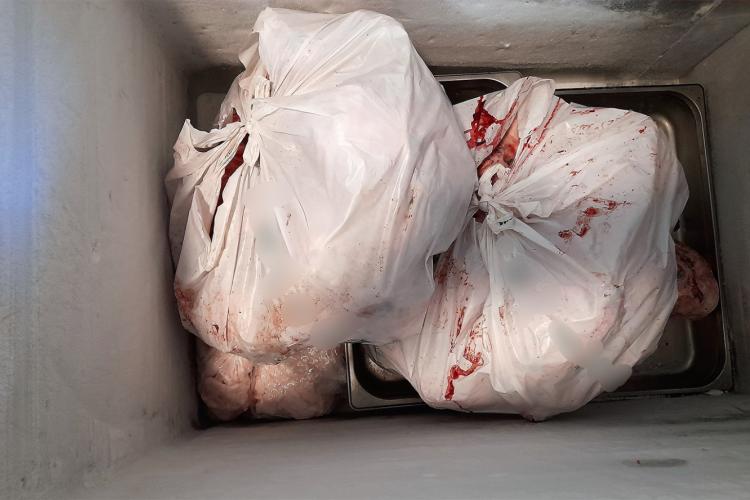 6,2 τόνοι ακατάλληλων κρεάτων στην Αττική- Παράνομο εργοστάσιο στο Ίλιον. Ανατριχιαστικές εικόνες 