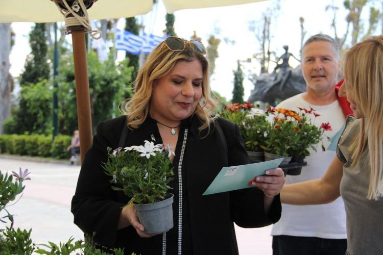 Η Μαρία Συρεγγέλα στην Ανθοκομική Έκθεση Περιστερίου, Περιστέρι, Συρεγγέλα, Μαρία, βουλευτής ΝΔ