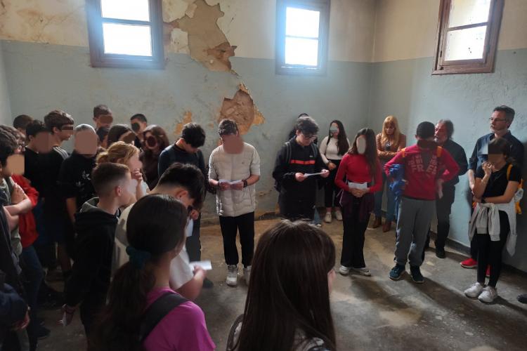 Δήμος Χαϊδαρίου: Ξενάγηση μαθητών Γυμνασίου στο Μπλοκ 15