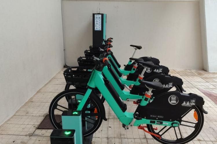 Άρχισε η πιλοτική εφαρμογή του Συστήματος Κοινόχρηστων Ηλεκτρικών Ποδηλάτων