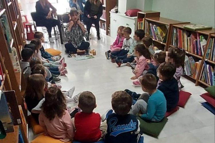  Πετρούπολη: Τα παιδιά των Δημοτικών Παιδικών Σταθμών επισκέφθηκαν την Δημοτική Βιβλιοθήκη