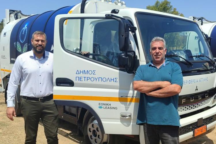 Νέο όχημα συλλογής βιοαποβλήτων στον στόλο του Δήμου Πετρούπολης