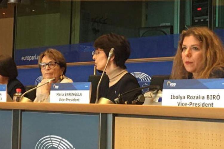 «Αξιοποιώντας τη δύναμη των γυναικών» - Στο επίκεντρο οι προκλήσεις της Ευρώπης και οι ανησυχίες των πολιτών, Μαρία Συρεγγέλα, πολιτική
