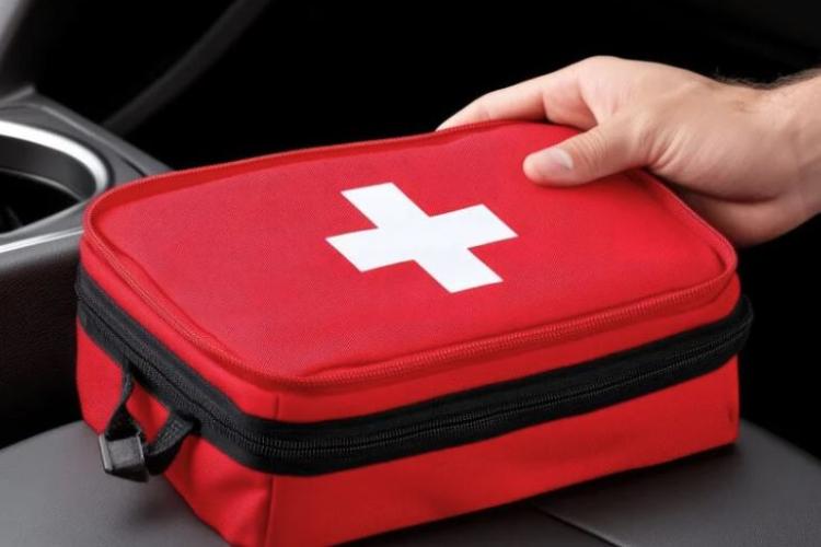 Τι αλλάζει για το φαρμακείο αυτοκινήτου: Τα 16 αντικείμενα που πρέπει να περιέχει από 18 Ιουνίου