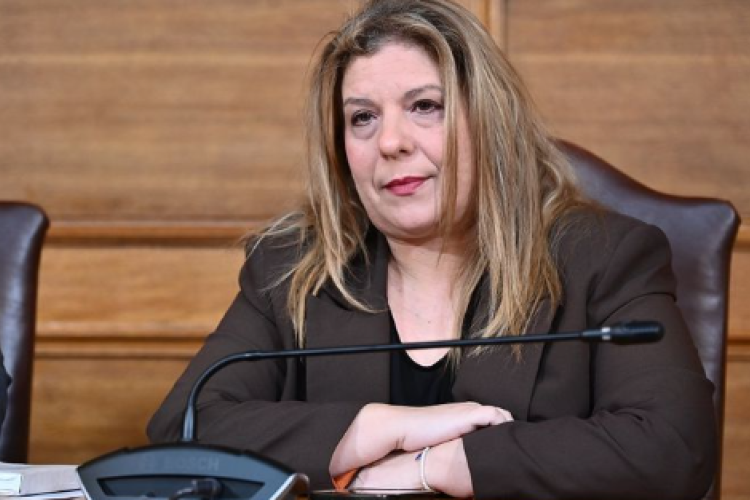 Μαρία Συρεγγέλα: «Προχωράμε με ένα οργανωμένο πλαίσιο μισθολογικής διαφάνειας, ελέγχου και πραγματικής εφαρμογής της ίσης αμοιβής στην πράξη»