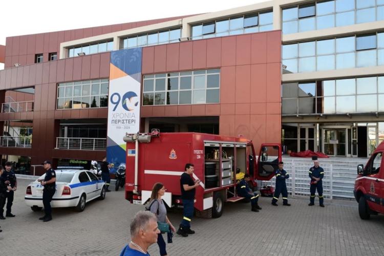 «Λήξη συναγερμού» στο Περιστέρι- Ζάχαρη περιείχε ο φάκελος στο γραφείο του δημάρχου
