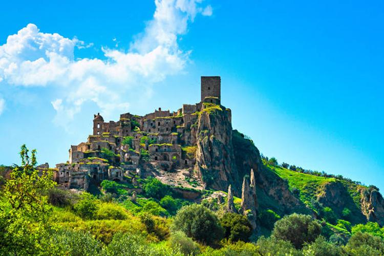  Ιταλία, Craco, πόλη φάντασμα 