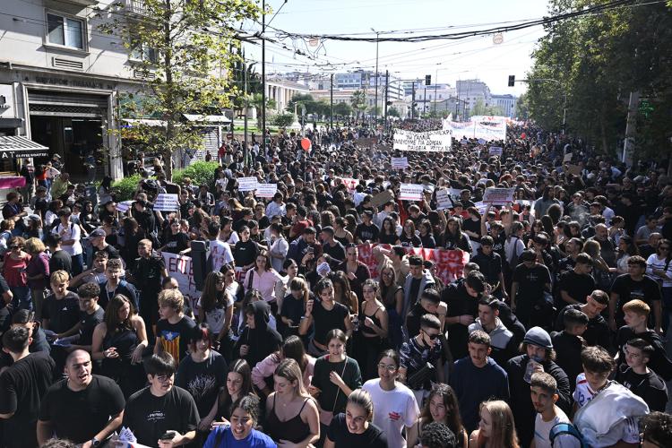 Ένα πανεκπαιδευτικό ποτάμι έγινε η Αθήνα, πορεία, συλλαλητήριο, Σύνταγμα, απεργία