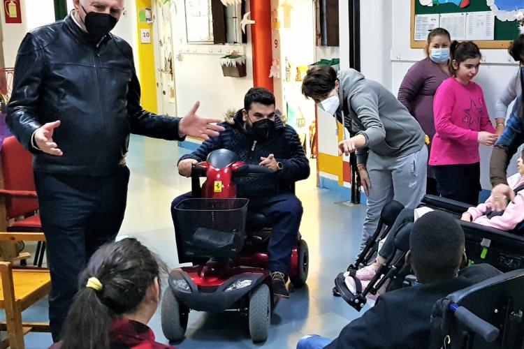 «Ανακυκλώνω καπάκια. Βοηθάω – Κινούμαι», Δήμος Περιστερίου