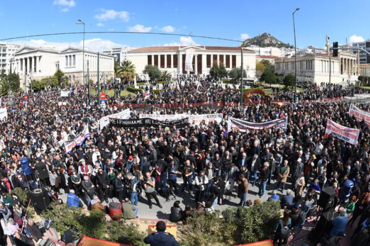 Συγκλονιστικό το συλλαλητήριο στην Αθήνα και σε όλες τις μεγάλες πόλεις της χώρας