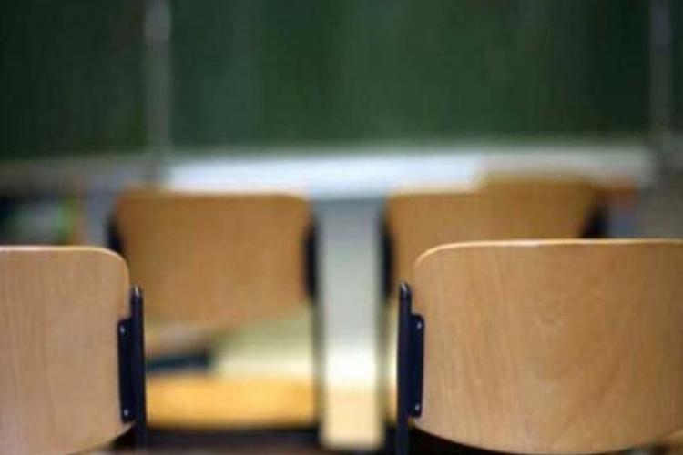 δήμος Πετρούπολης, σχολεία