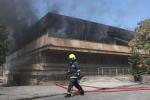 Φωτιά σε εργοστάσιο πλαστικών στο Αιγάλεω για 2η μέρα, πυροσβεστική, πυρκαγιά,